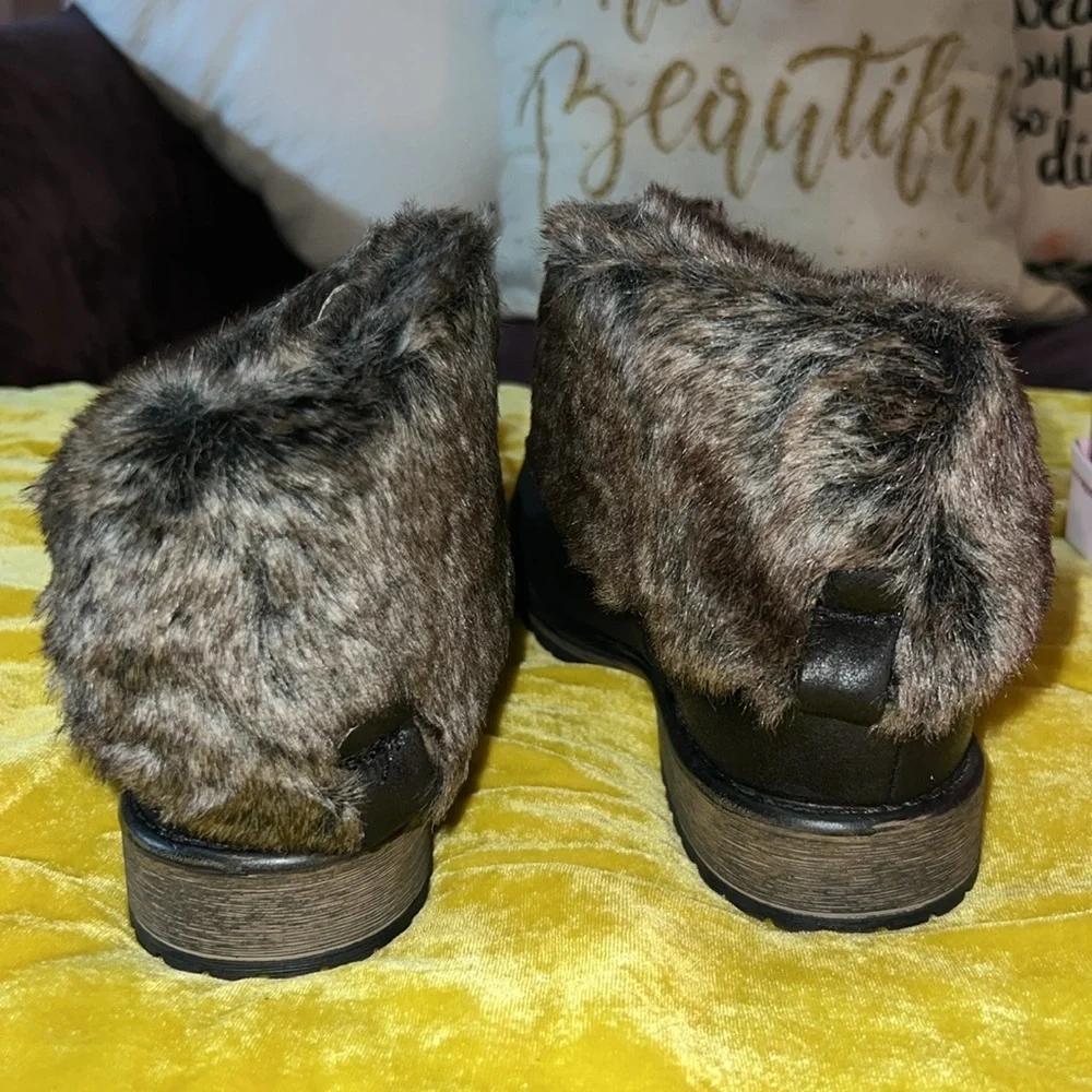 New Candies Size 8.5 Ankle Booties